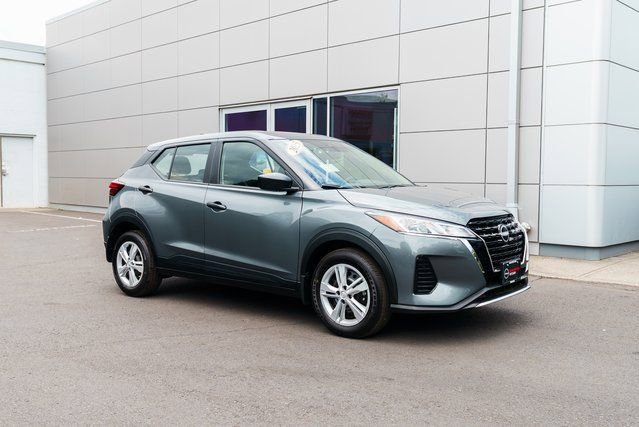 New 2025 Nissan Kicks Play S image 27