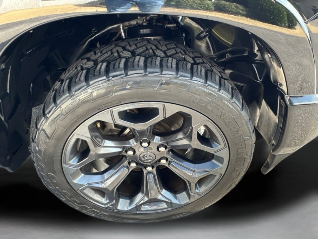 Used 2020 RAM 1500 Limited w/ Black Appearance Package AWD/4WD image 29