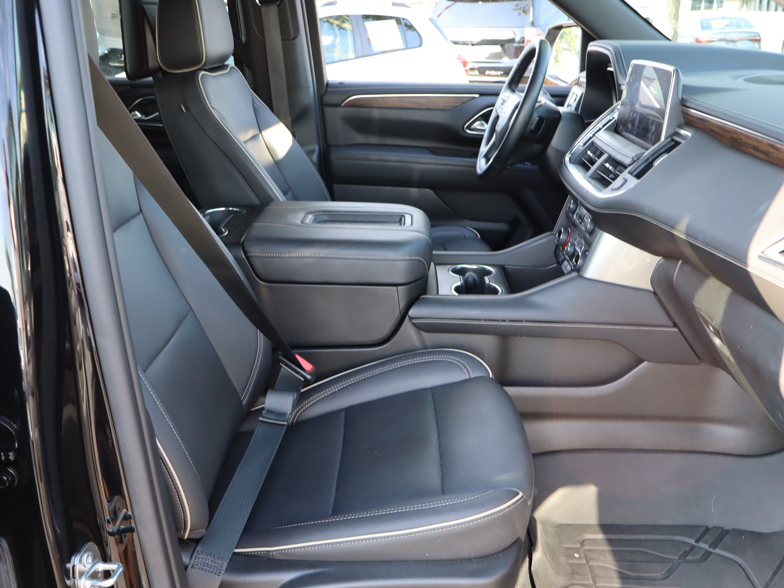Used 2023 Chevrolet Tahoe Premier w/ Premium Package 2 AWD/4WD image 41
