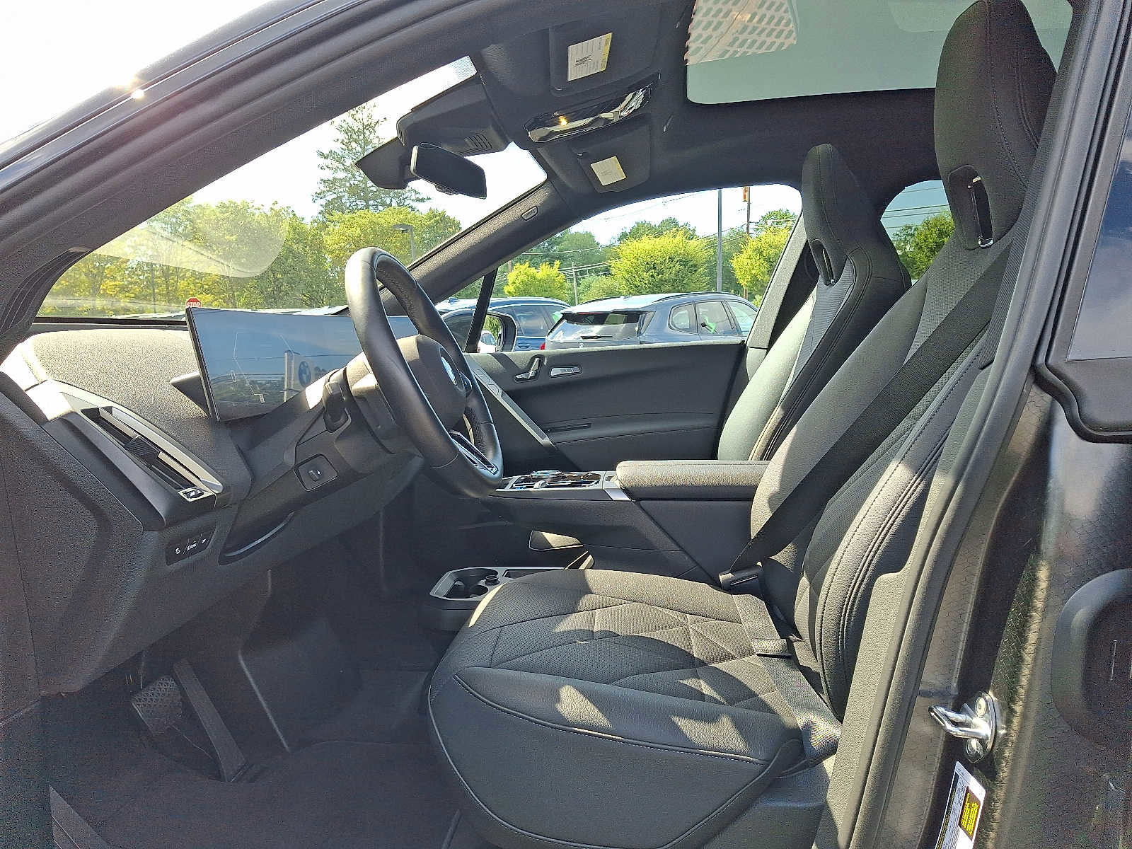 Used 2025 BMW iX xDrive50 w/ Premium Package image 13