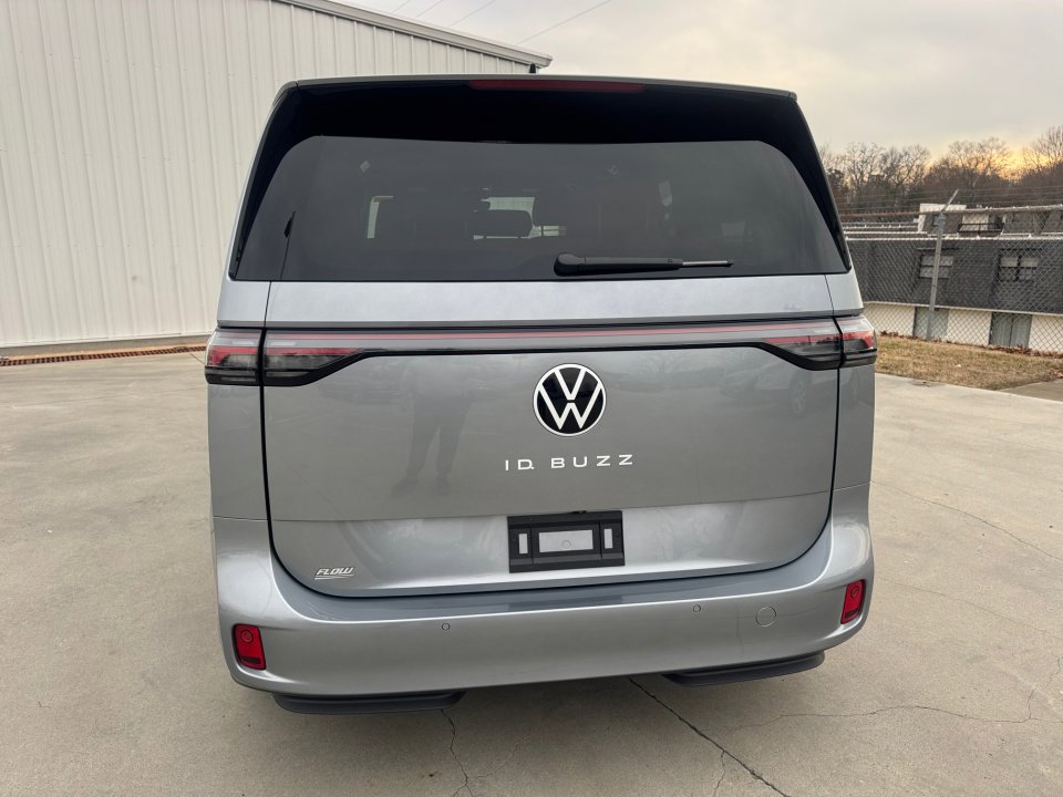 New 2025 Volkswagen ID. Buzz Pro S image 14