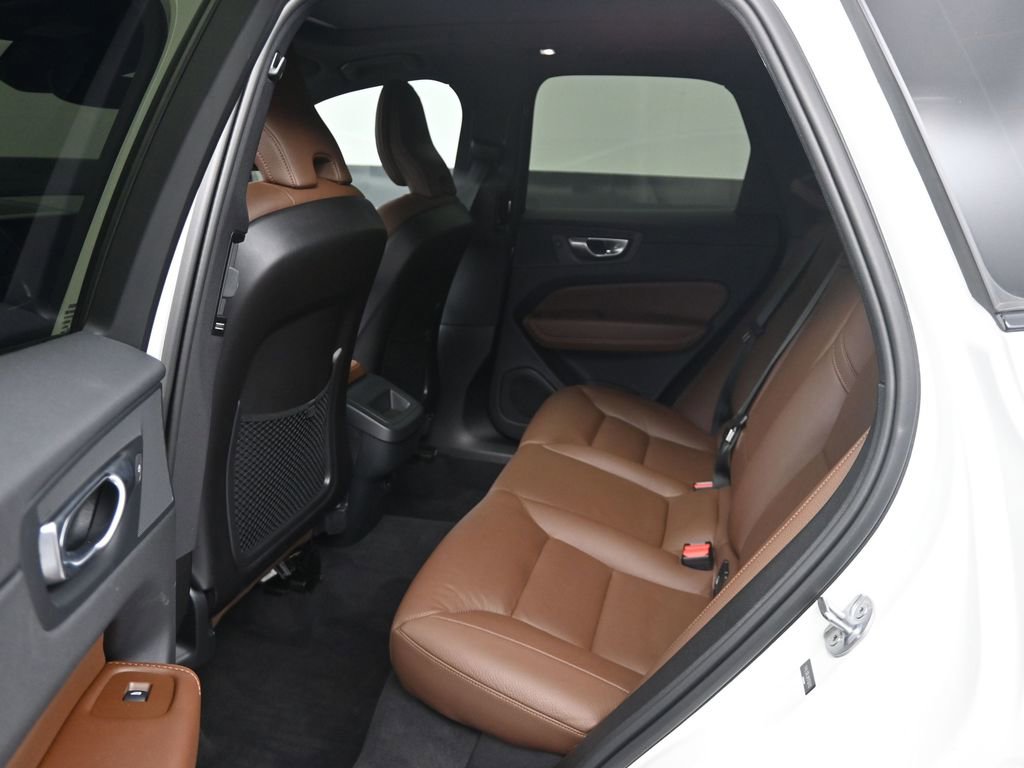 Used 2024 Volvo XC60 B5 Plus w/ Protection Package Premier image 10