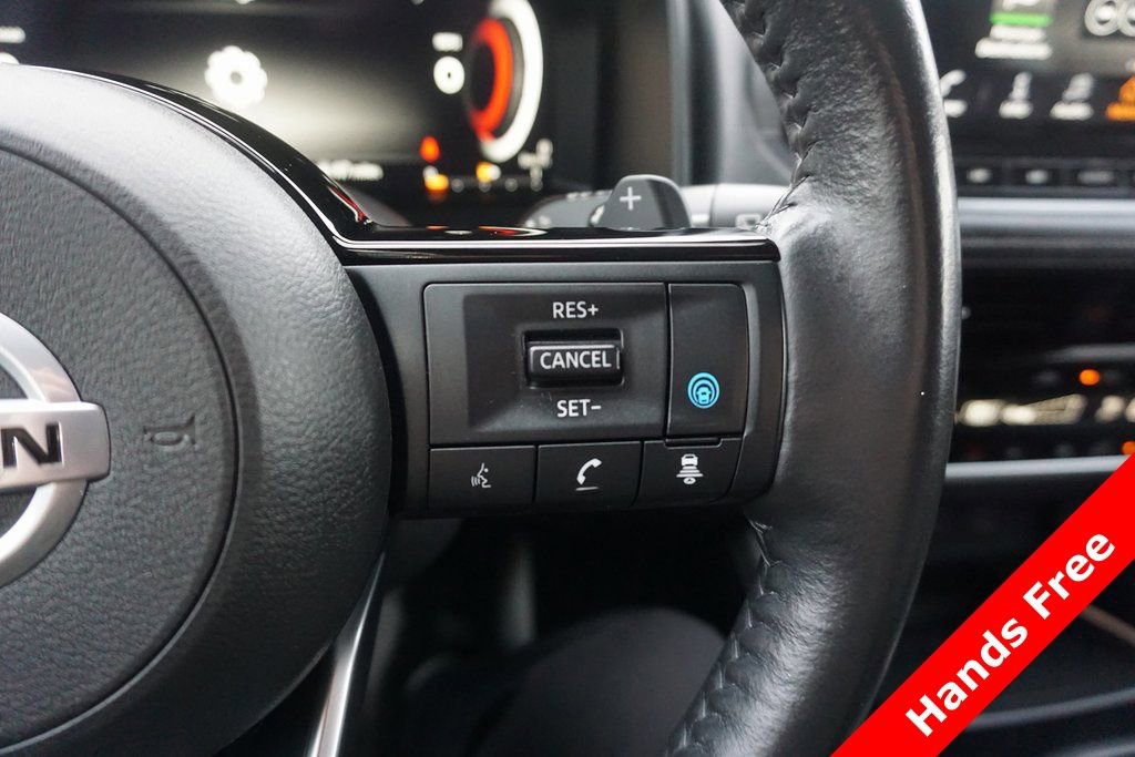Used 2021 Nissan Rogue Platinum image 4