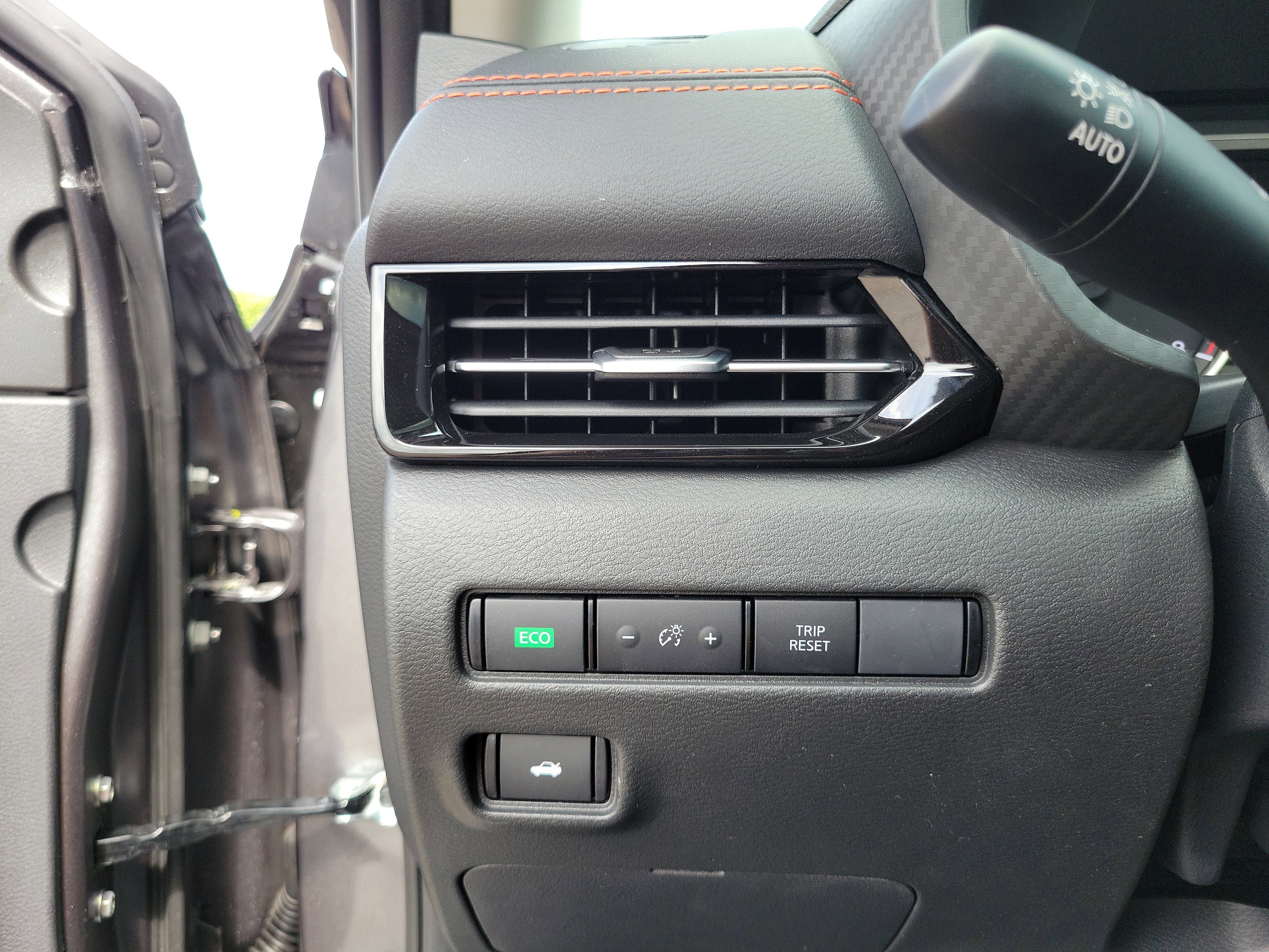 Used 2025 Nissan Sentra SR w/ SR Premium Package image 20