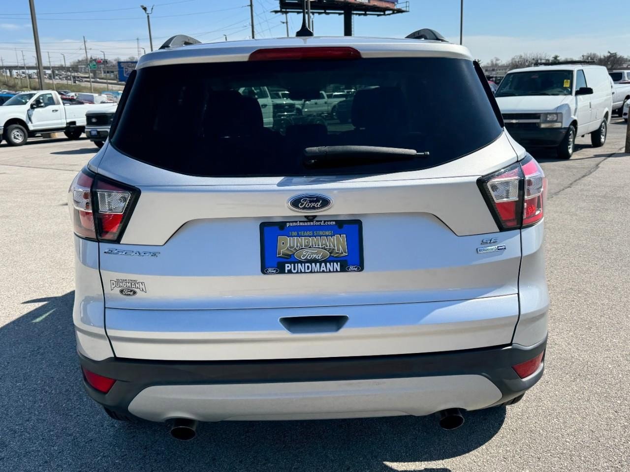 Used 2018 Ford Escape SE w/ SE Sync 3 Package image 4