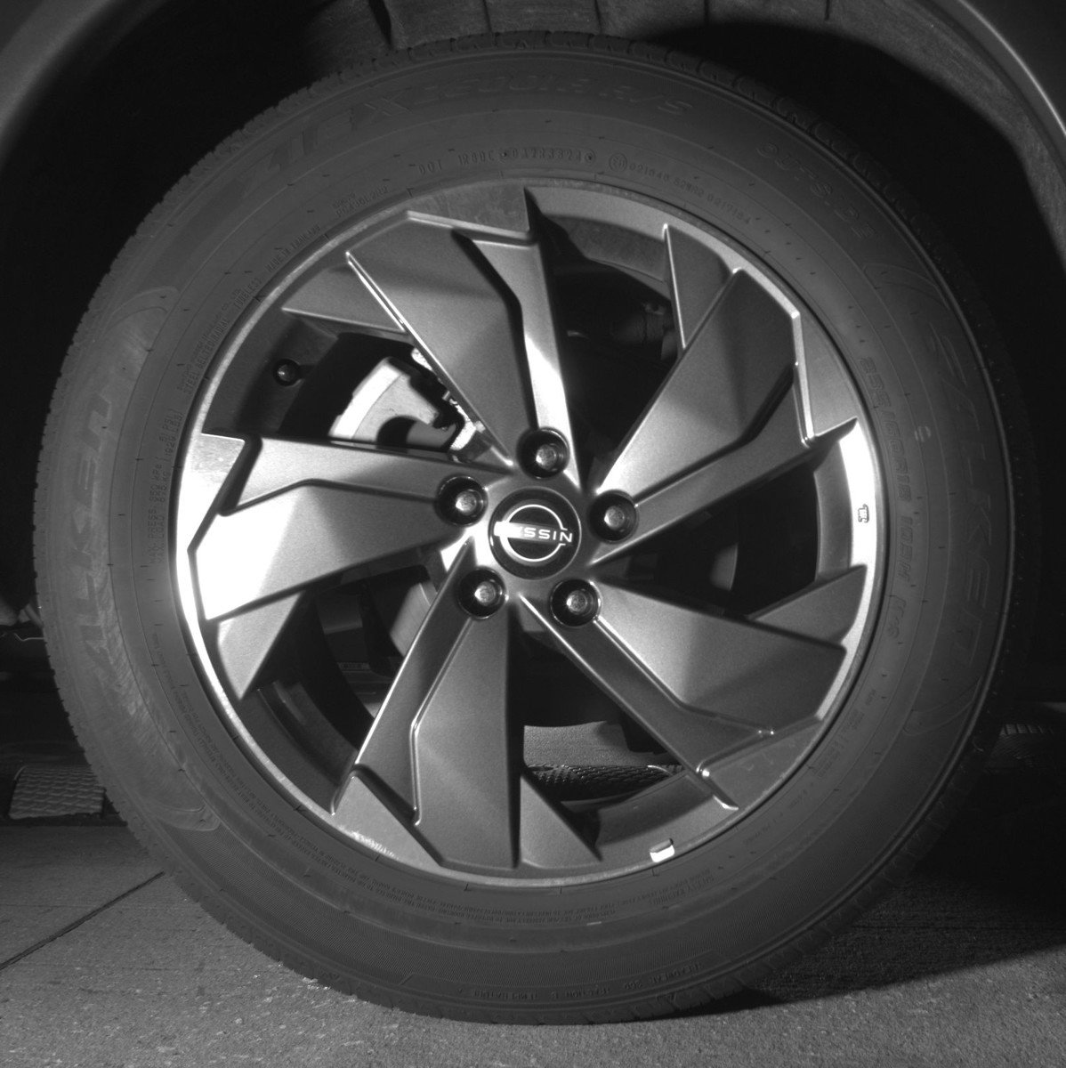 Used 2025 Nissan Rogue SV FWD image 15