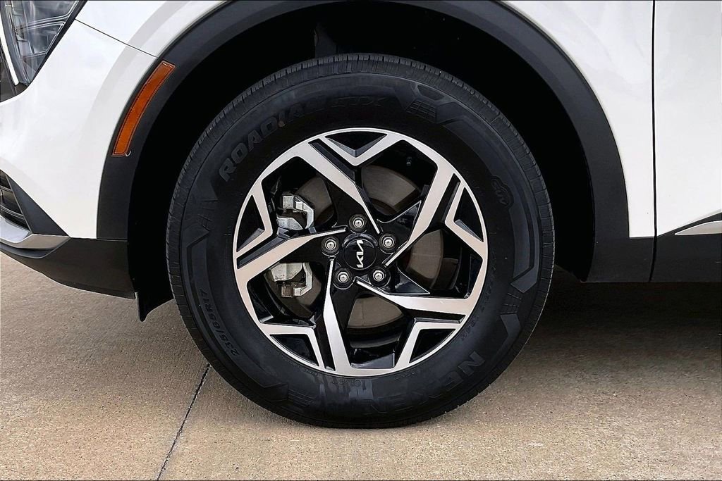 Used 2024 Kia Sportage LX AWD/4WD image 9
