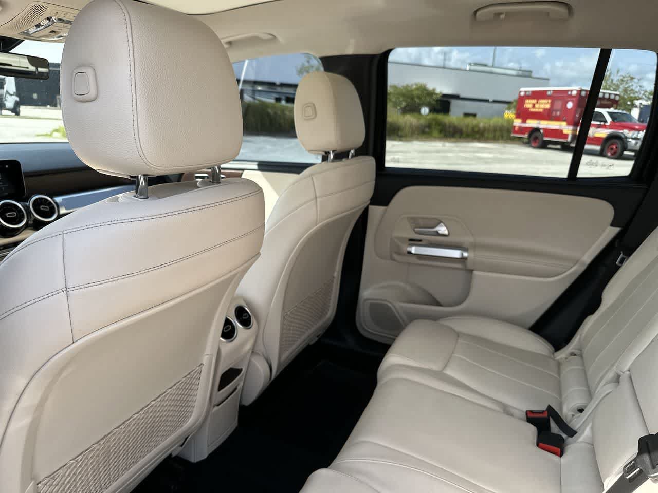 Used 2020 Mercedes-Benz GLB 250 4MATIC image 16