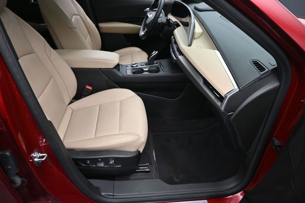 Certified 2025 Cadillac XT4 Premium Luxury w/ Technology Package AWD/4WD image 7