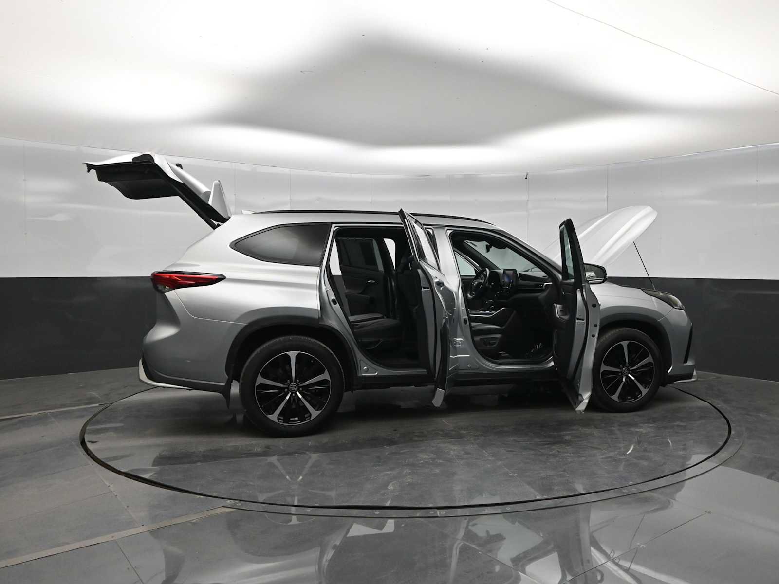 Used 2021 Toyota Highlander XSE AWD/4WD image 43