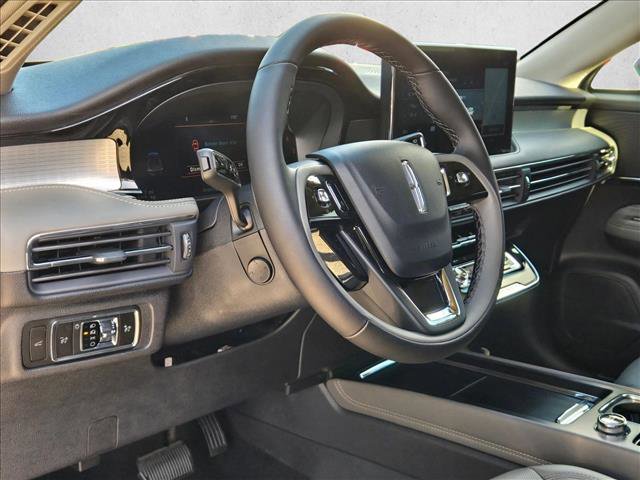 New 2026 Lincoln Corsair Premiere image 3