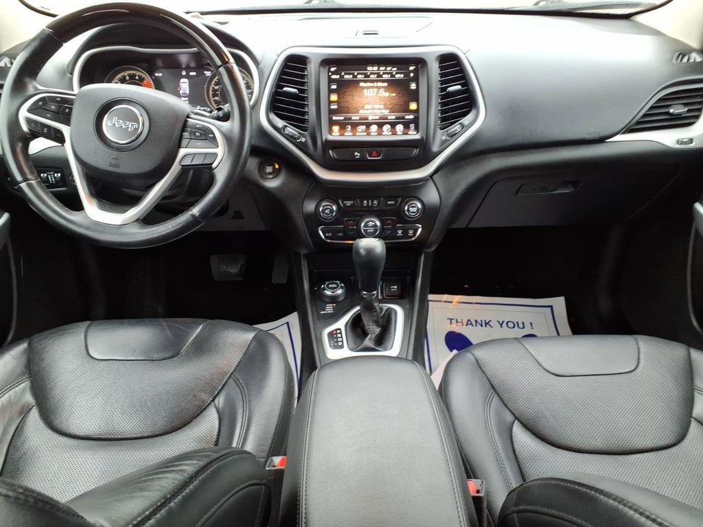 Used 2018 Jeep Cherokee Overland image 10