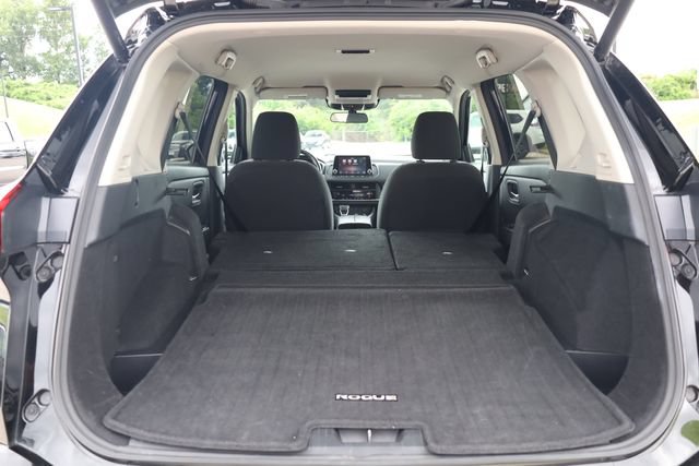 Certified 2025 Nissan Rogue SV FWD image 31