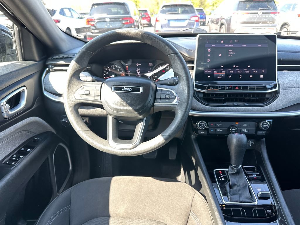 Used 2023 Jeep Compass Sport AWD/4WD image 17