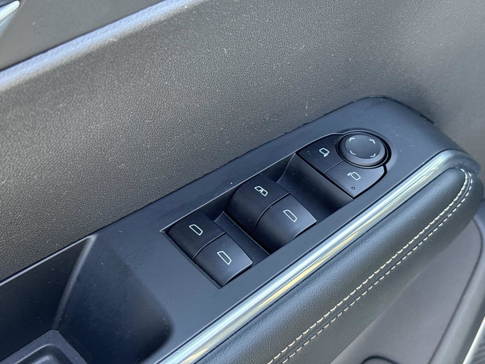 Certified 2025 GMC Acadia Elevation image 13