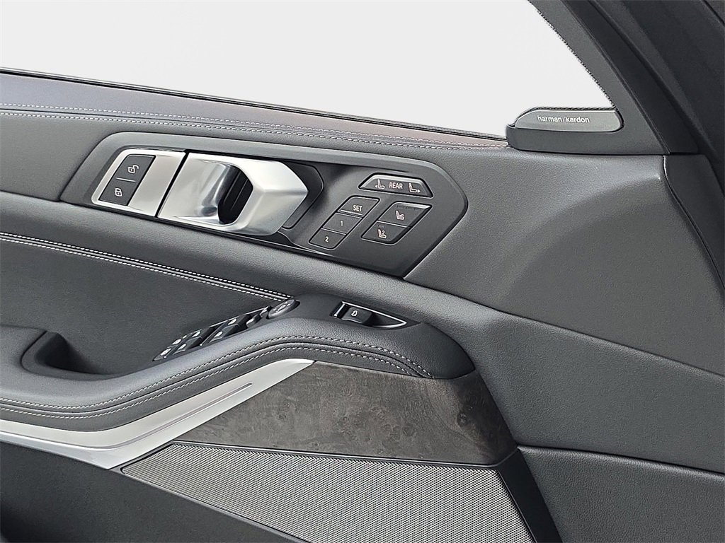 New 2026 BMW X7 xDrive40i w/ Executive Package image 28