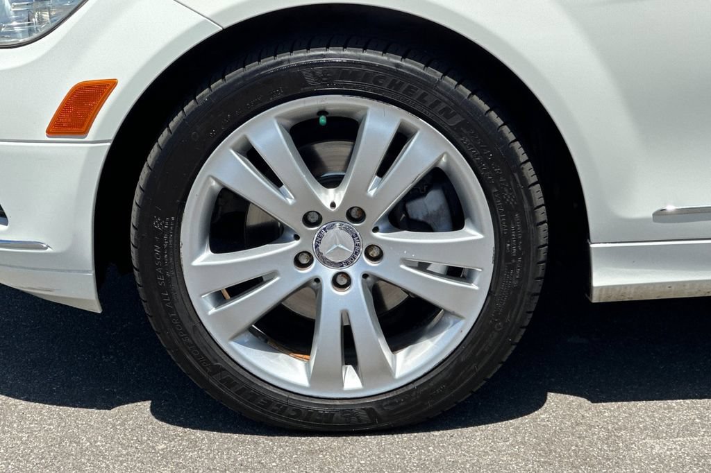 Used 2008 Mercedes-Benz C 300 Sedan image 23