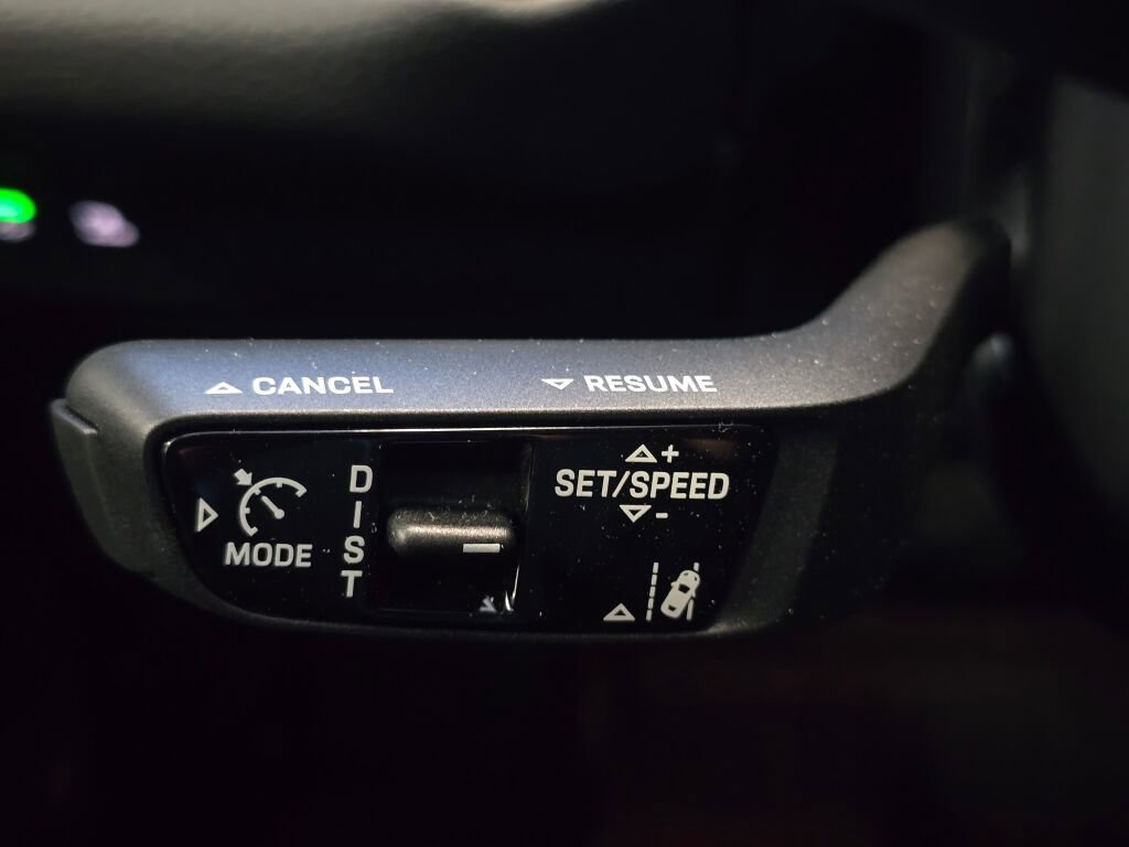 Certified 2025 Porsche Cayenne Coupe image 47