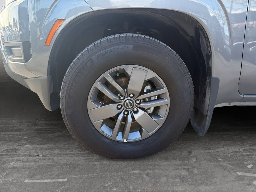 Used 2025 Nissan Frontier SV RWD image 9