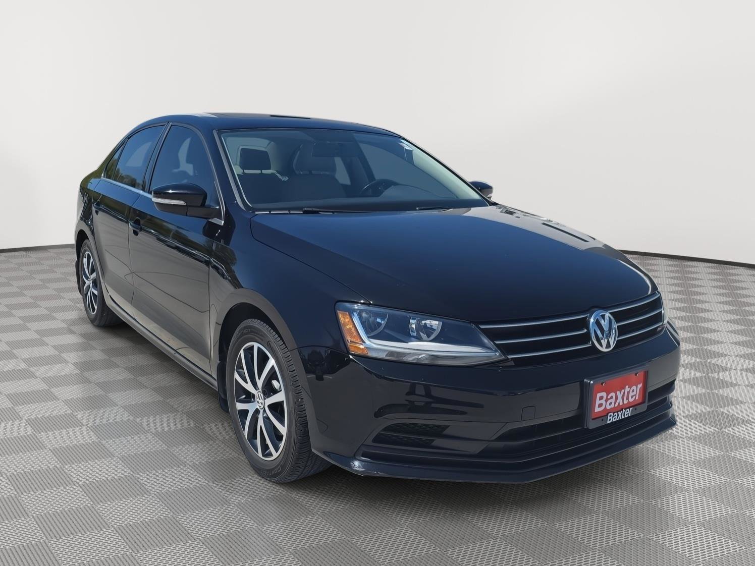 Used 2017 Volkswagen Jetta SE FWD image 1