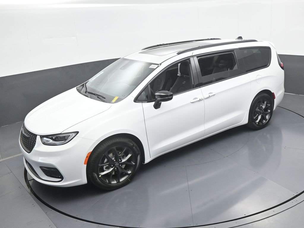 New 2026 Chrysler Pacifica Limited w/ S Appearance Package image 42