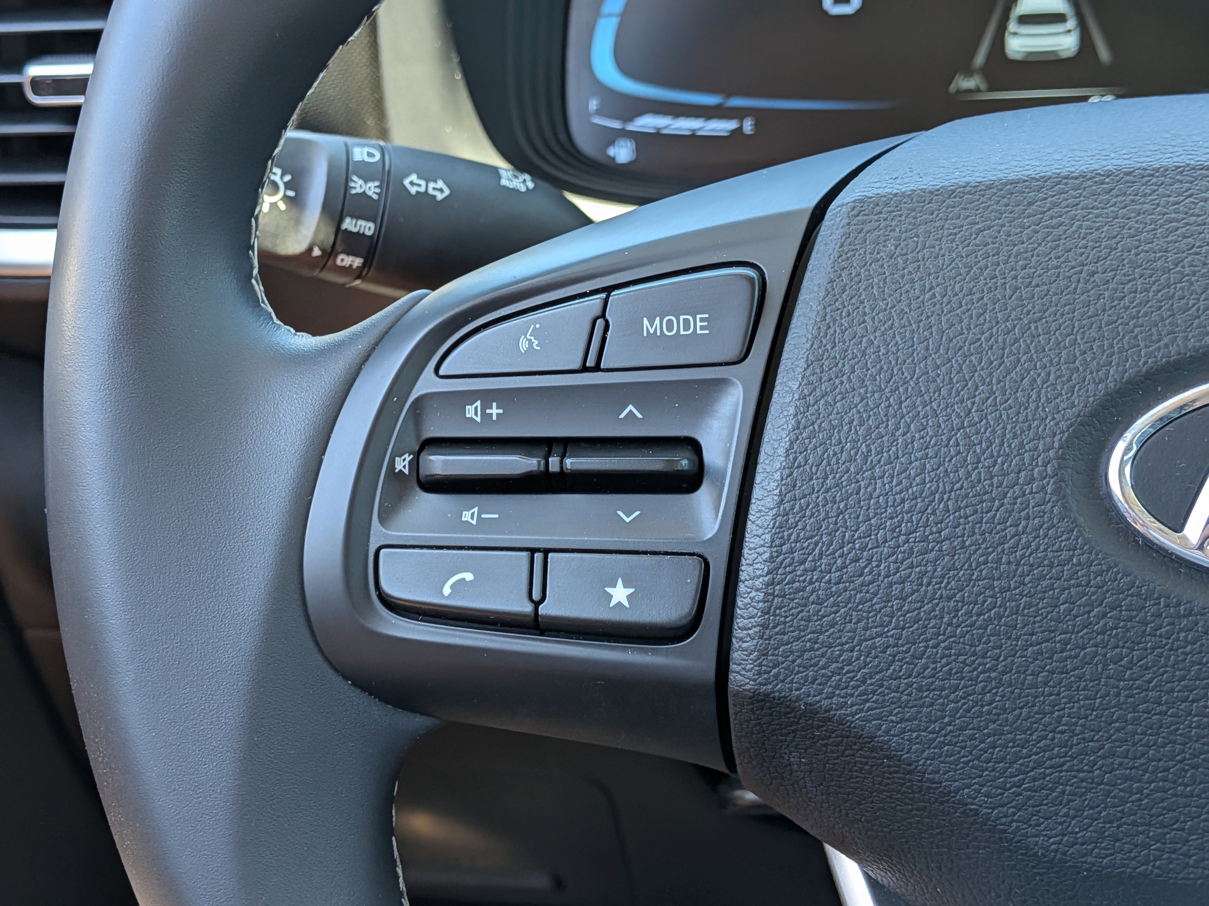 Used 2023 Hyundai Venue SEL FWD image 24