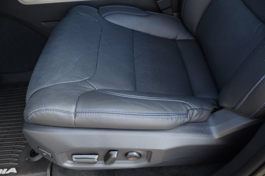 Used 2026 Toyota Sequoia Platinum AWD/4WD image 21