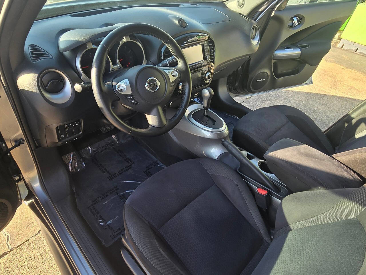 Used 2017 Nissan Juke SV w/ Technology Package image 17