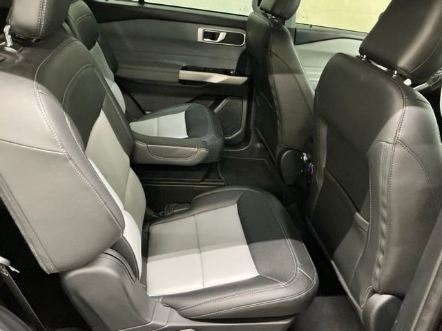 Used 2022 Ford Explorer XLT w/ Equipment Group 202A image 21