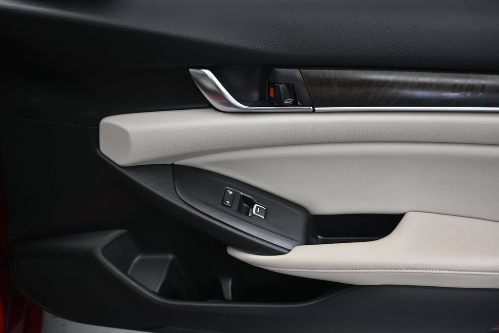 Used 2018 Honda Accord Touring image 44