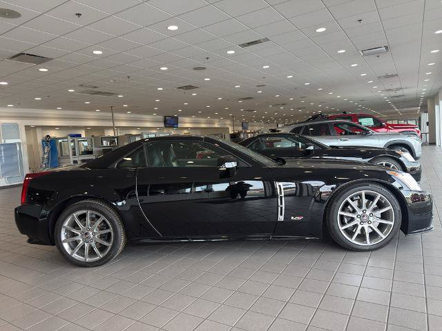 Used 2009 Cadillac XLR V w/ Weather Veil Package RWD image 3
