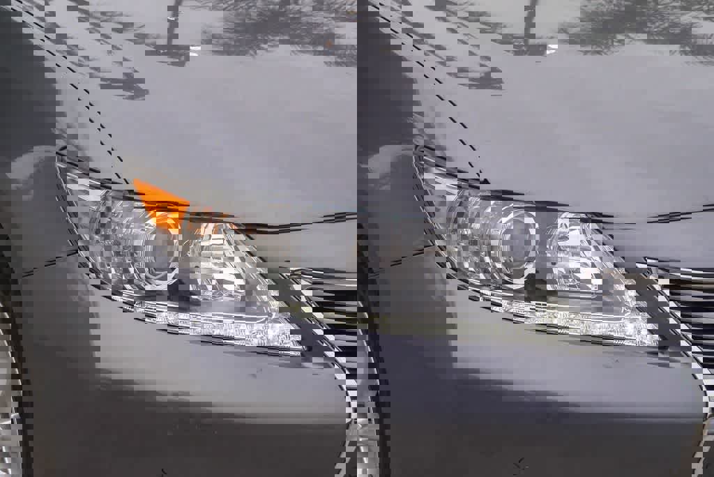 Used 2014 Lexus ES 300h w/ Premium Package w/Bamboo Trim image 4