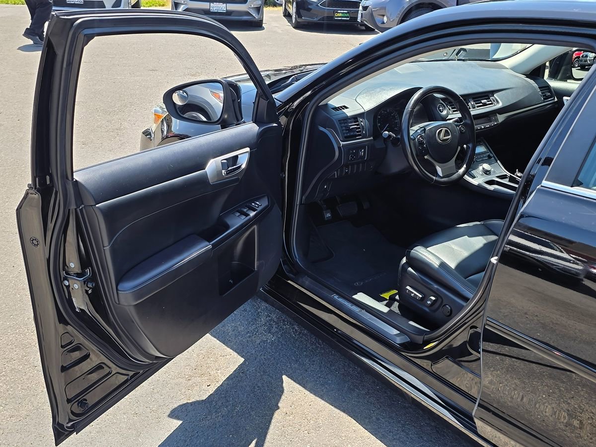 Used 2015 Lexus CT 200h FWD image 43