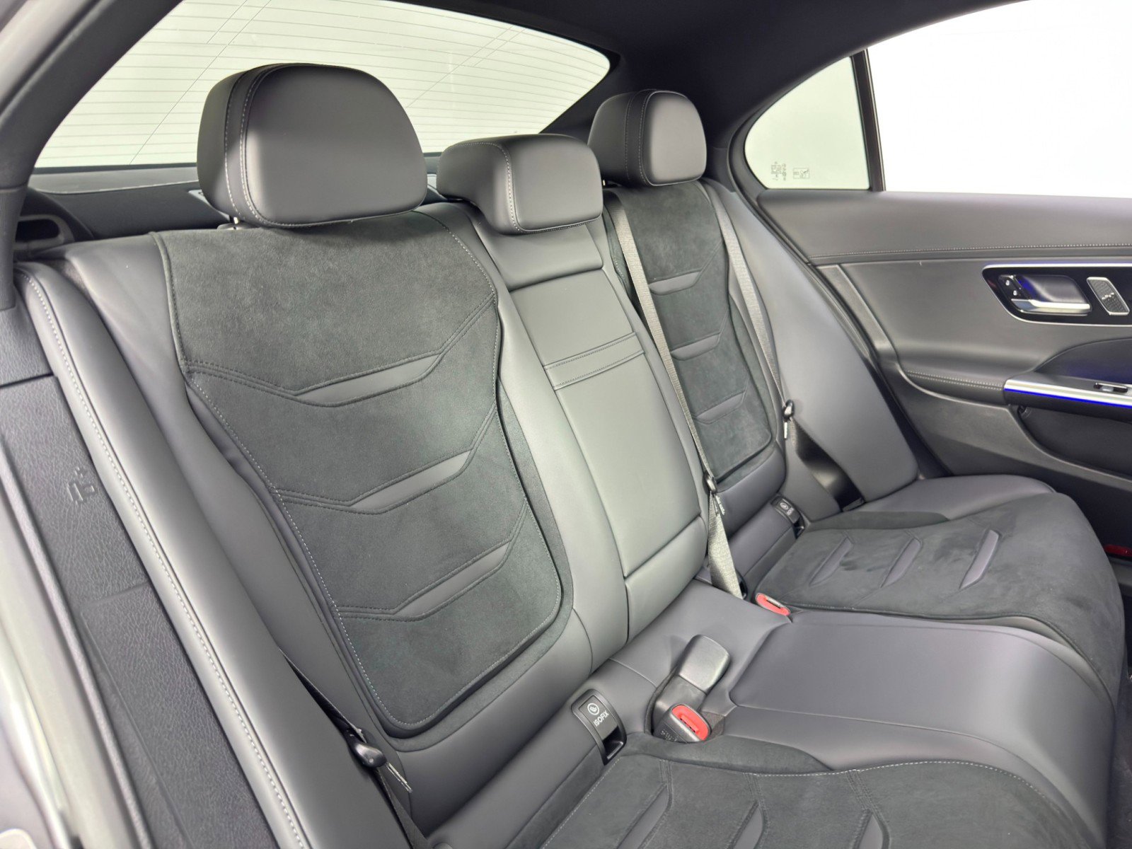 Used 2025 Mercedes-Benz C 36 AMG S image 44