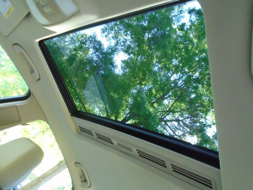 Used 2011 Mercedes-Benz E 350 Sedan image 17