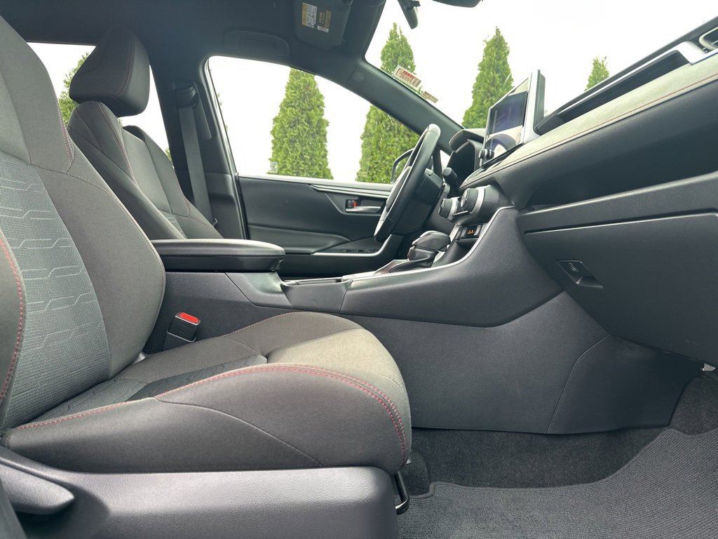 Certified 2025 Toyota RAV4 SE image 33