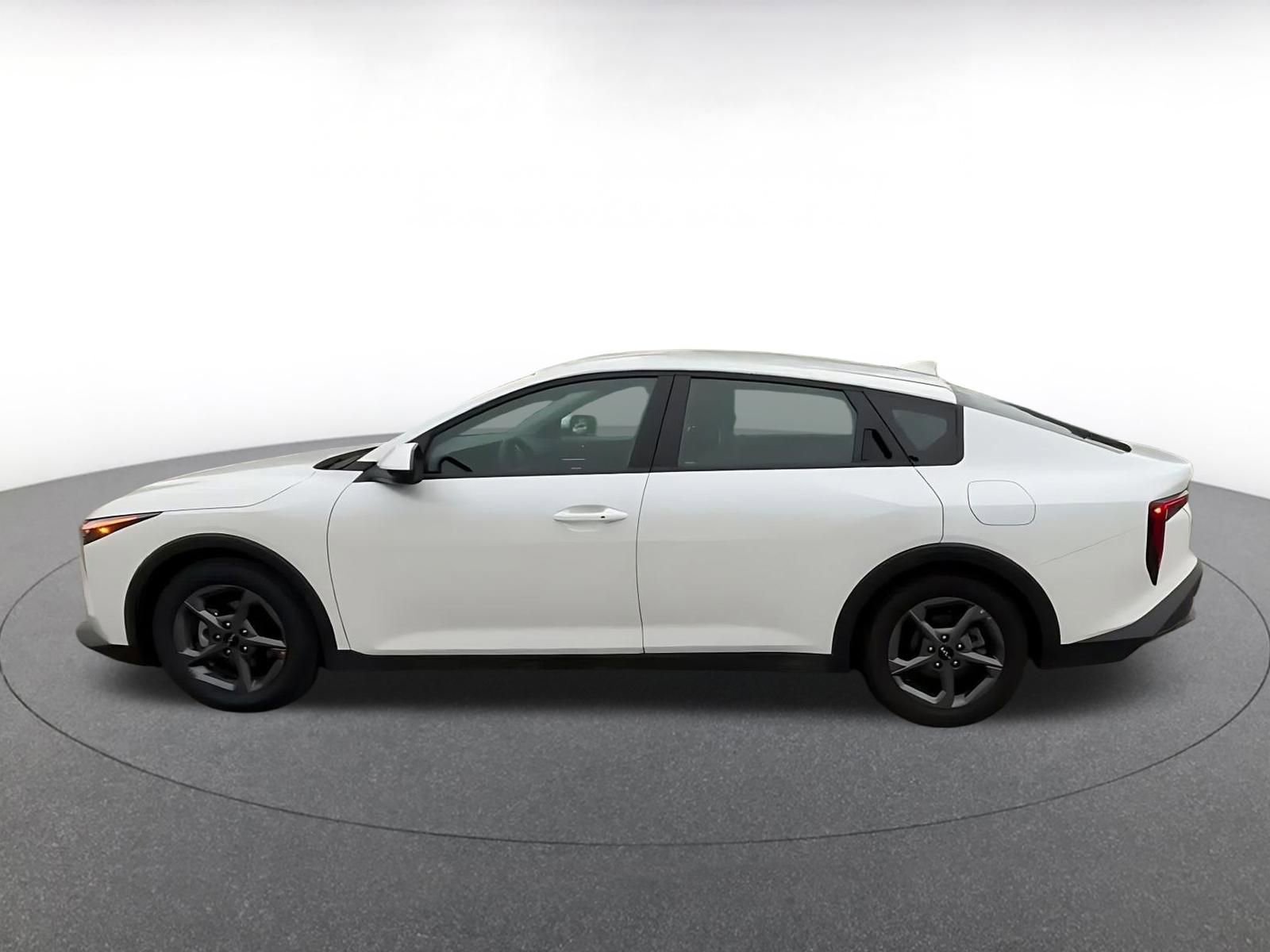 Used 2025 Kia K4 FWD image 9
