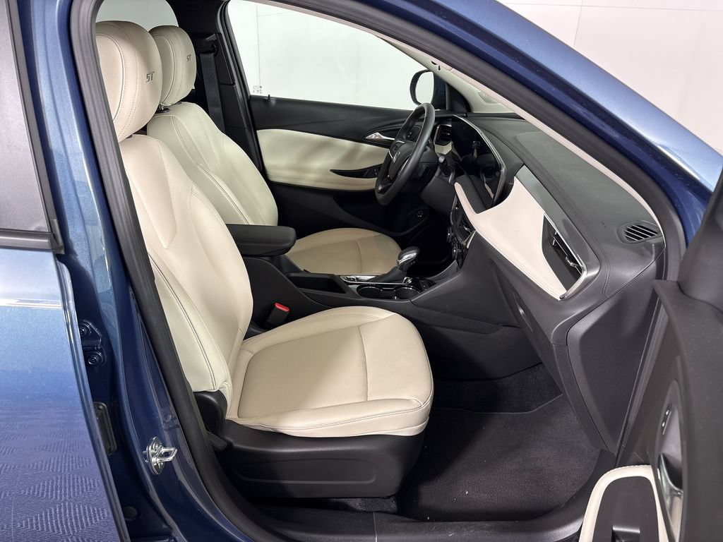 Used 2026 Buick Encore GX Sport Touring w/ Comfort Package FWD image 6