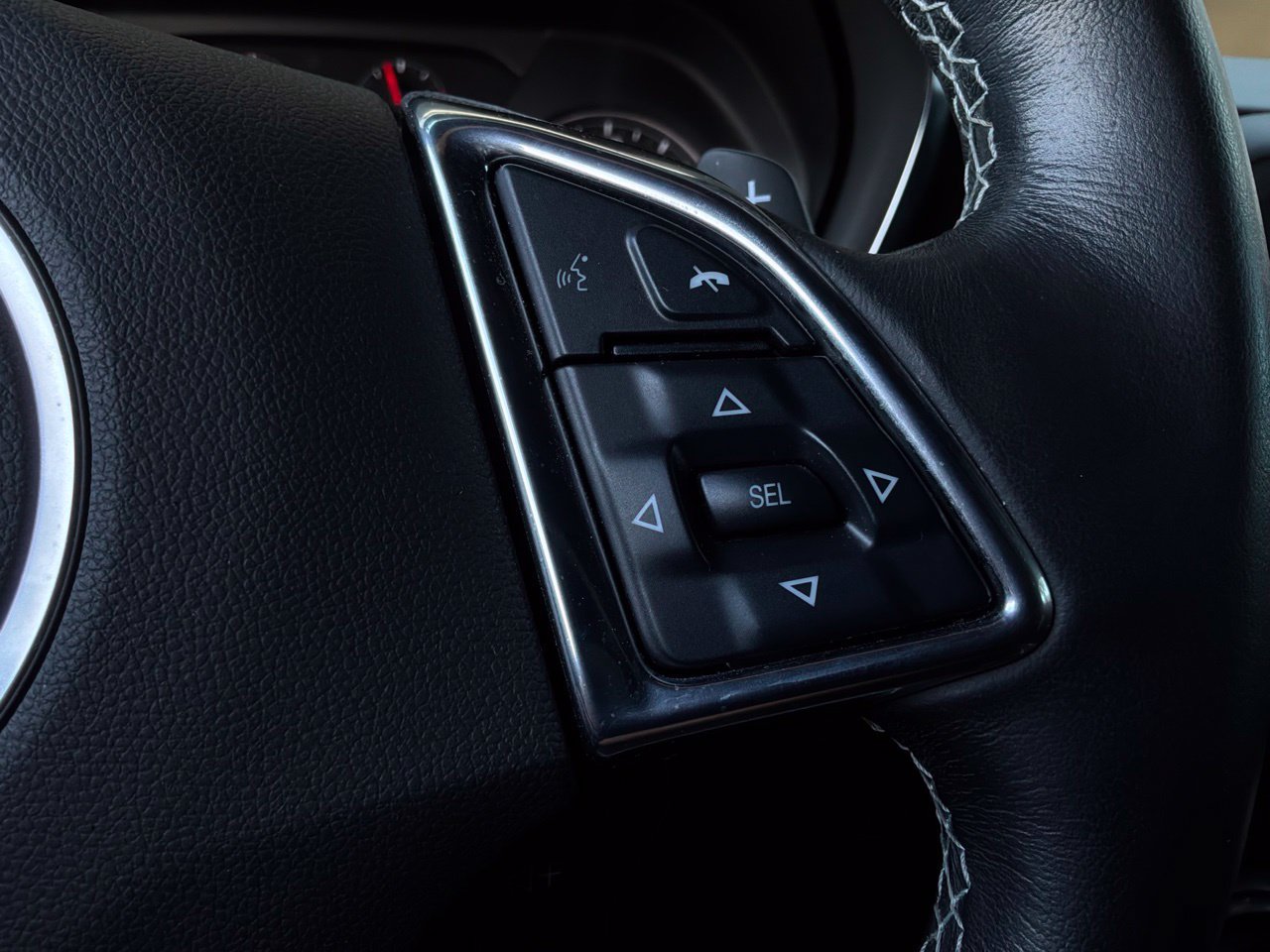 Used 2023 Chevrolet Camaro LT RWD image 38