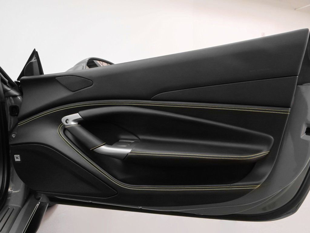 Used 2022 Ferrari F8 Tributo image 33