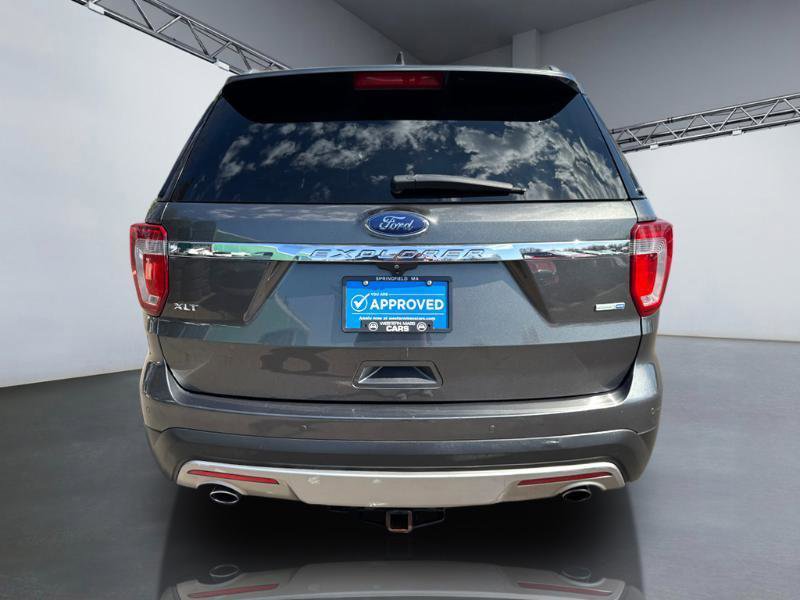 Used 2016 Ford Explorer XLT w/ Equipment Group 202A image 6
