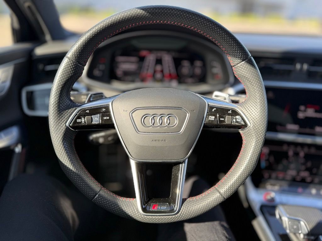 Used 2021 Audi RS 6 w/ Executive Package AWD/4WD image 6