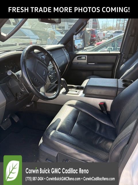 Used 2016 Ford Expedition XLT image 2