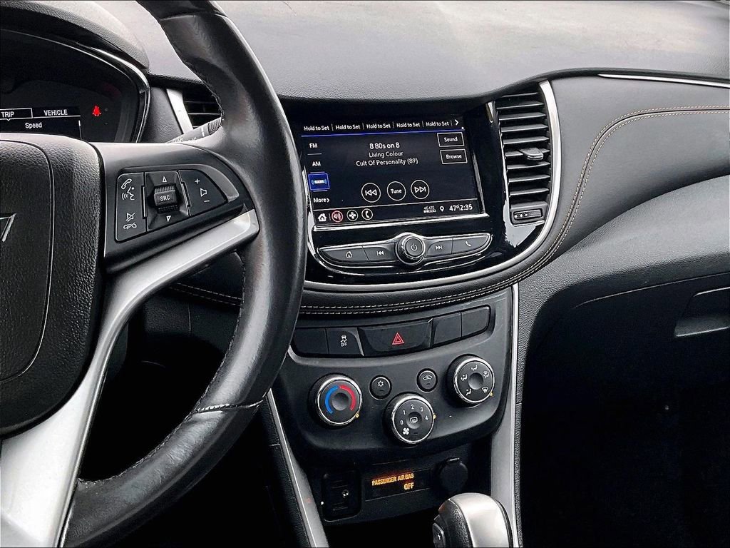 Used 2020 Chevrolet Trax LT w/ LT Convenience Package FWD image 11