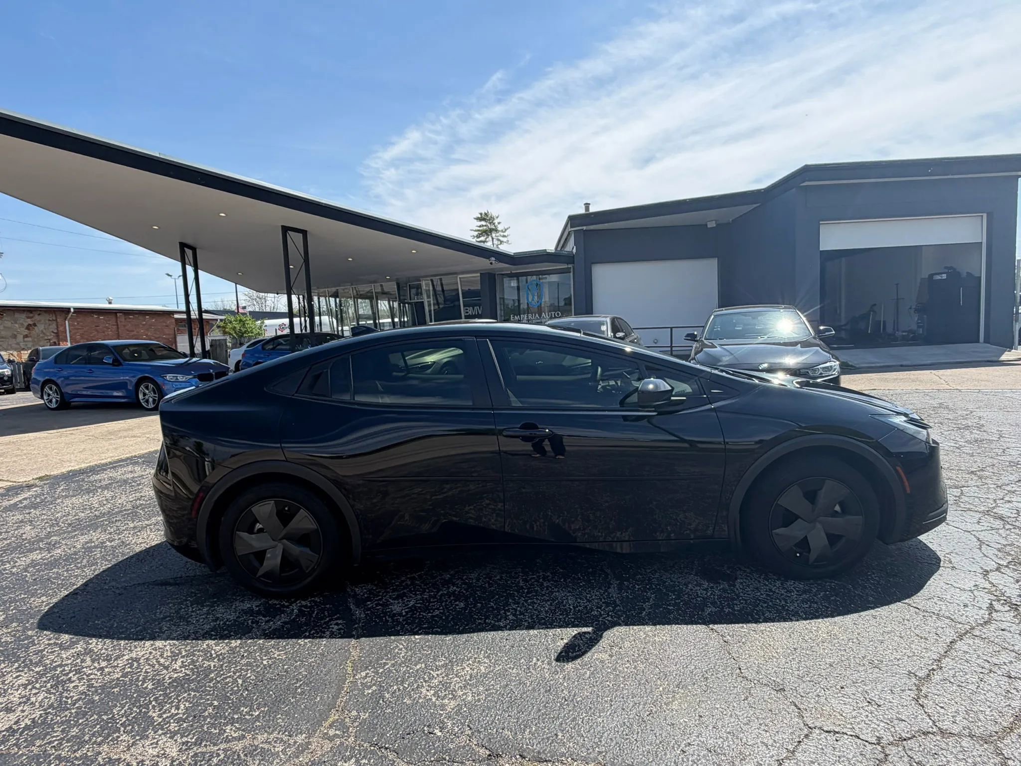 Used 2024 Toyota Prius LE FWD image 7