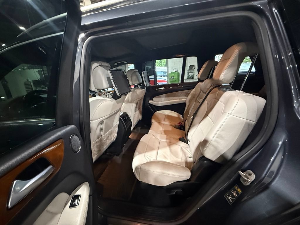 Used 2015 Mercedes-Benz GL 450 4MATIC image 28
