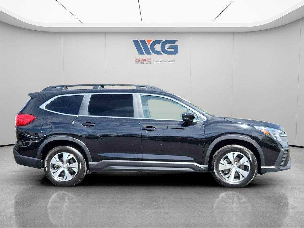 Used 2025 Subaru Ascent Premium AWD/4WD image 2