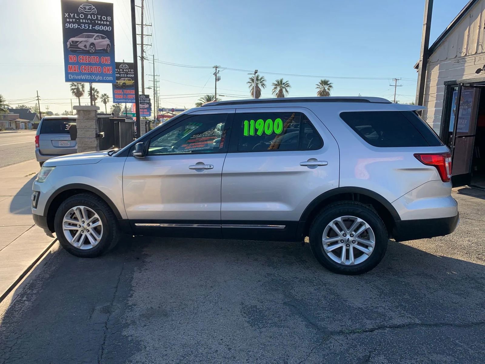 Used 2016 Ford Explorer XLT FWD image 18
