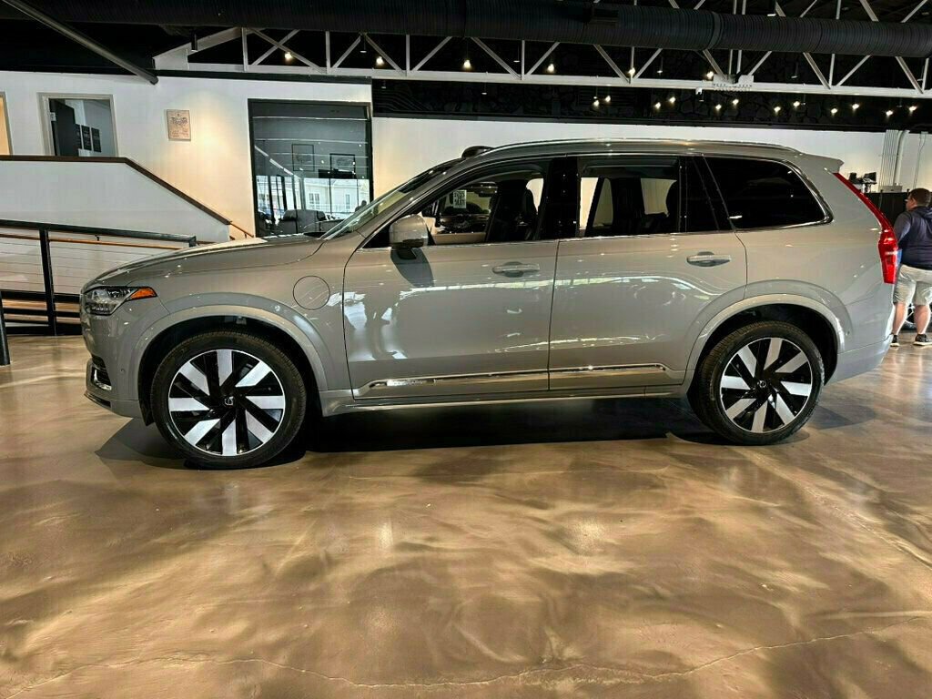 Used 2024 Volvo XC90 T8 Plus w/ Protection Package Premier image 2