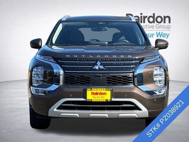 Used 2023 Mitsubishi Outlander SEL AWD/4WD image 3